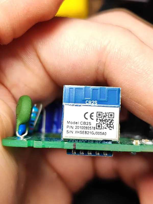 RCS-2-WF smart plug internals 1